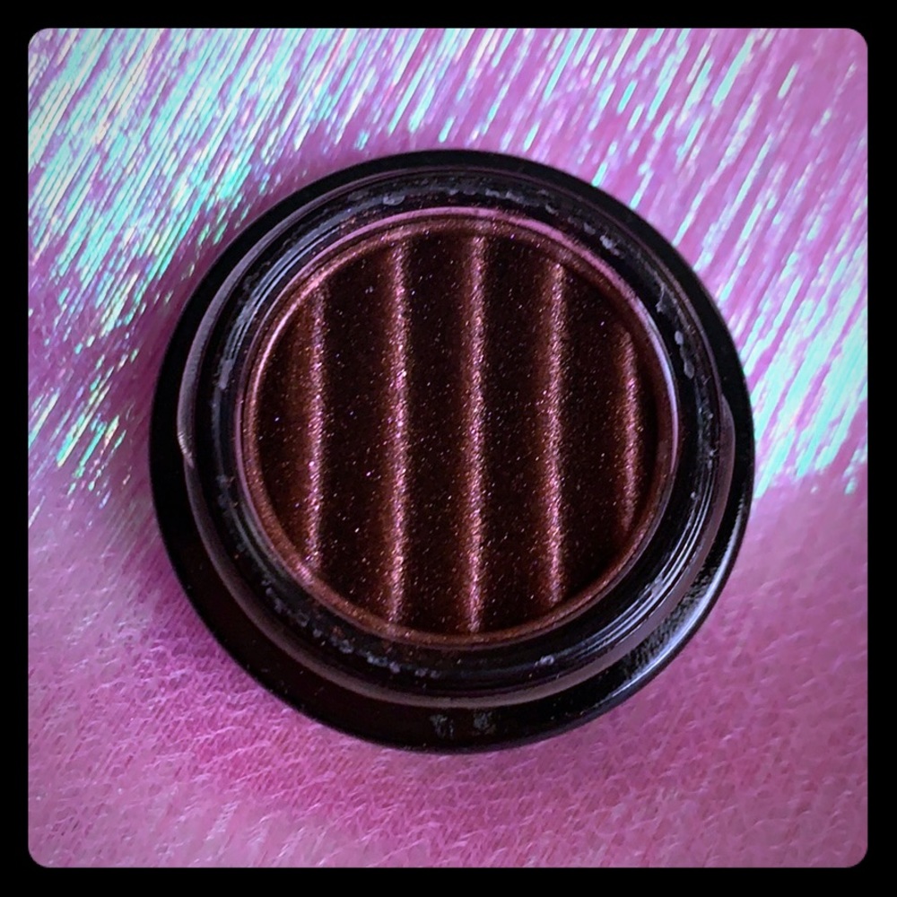 M•A•C  LIMITED EDITION Spellbinder shadow